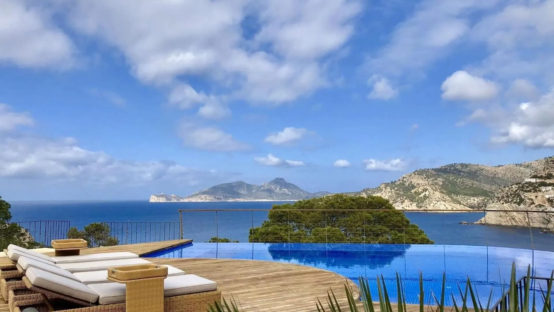 Sea-View Villa Near Port Port D'Andratx